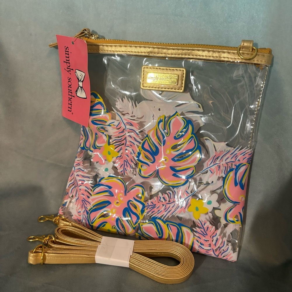 🆕NWT🆕
Simply Southern Clear Crossbody Floral Bag